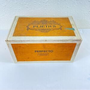 Vintage‎ Flieth’s Havana Blend Wooden Cigar Box Milwaukee Wisconsin